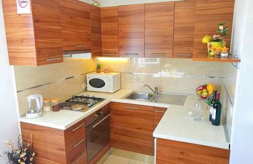 Banici Apartment | Apartments Kola - Two Bedroom Apartment with Balcony and Sea View (2)