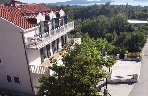 Banici Apartment | Apartments Kola - Two Bedroom Apartment with Terrace and Sea View (1)