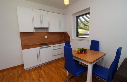 Drace Apartment | Apartments Kula - Comfort One Bedroom Apartment with Balcony and Sea View-A3