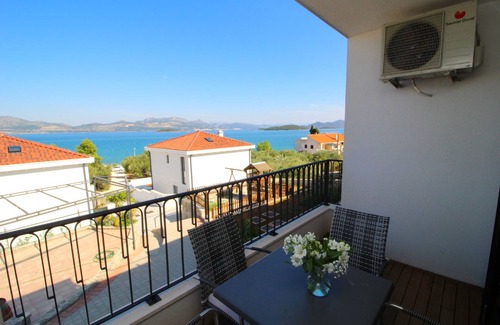 Drace Apartment | Apartments Kula - Comfort One Bedroom Apartment with Balcony and Sea View-A3