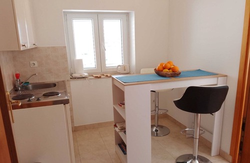Sobra Apartment | Apartments Laura Mljet - One Bedroom Apartment with Balcony and Sea View
