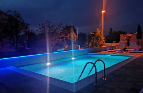 Bogovici Apartment | Apartments Lea with pool