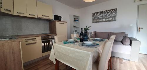 Zupa dubrovacka Apartment | Apartments Lonza