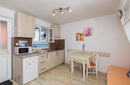 Lozica Apartment | Apartments Lovro