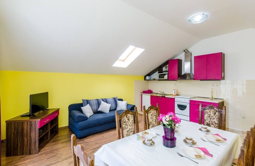 Srebreno Apartment | Apartments Mali Paradiso - Two Bedroom Apartment with Balcony and Pool View