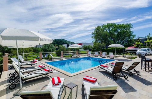 Srebreno Apartment | Apartments Mali Paradiso - Two Bedroom Apartment with Balcony and Pool View