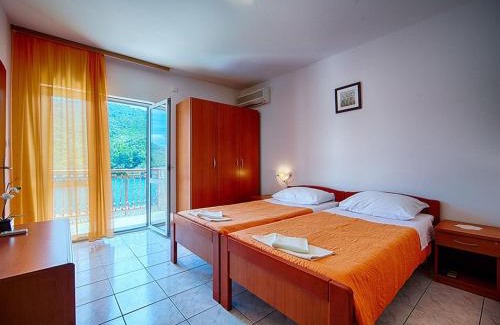 Pasadur Apartment | Apartments Malo Lago - One-Bedroom Apartment with Balcony and Sea View - 2nd floor Apartment 6