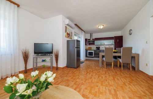 Povile Apartment | Apartments Maravera (86451-A3) - Povile