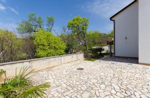 Povile Apartment | Apartments Maravera