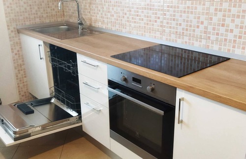 Vrpolje Apartment | Apartments Marieta (39871-A2) - Makarska