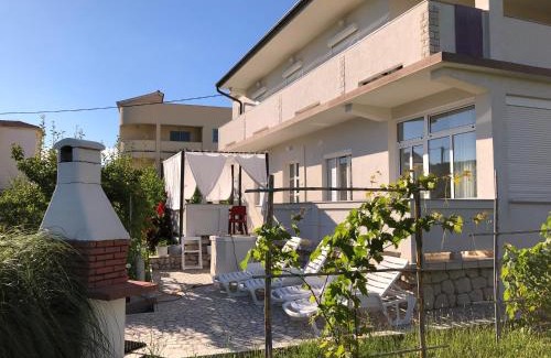 Kampor Apartment | Apartments Mikelic