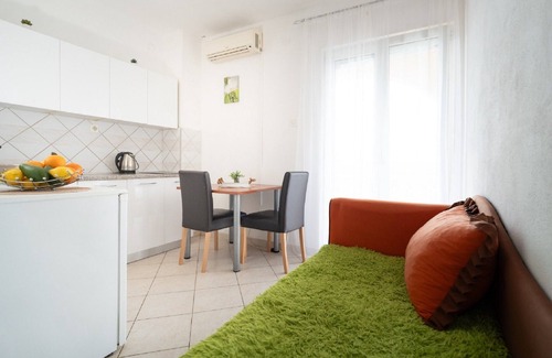 Gornji Karin Apartment | Apartments Milic - One Bedroom Apartment with Sea View and Terrace