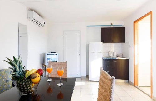 Gornji Karin Apartment | Apartments Milic - Studio Apartment with Sea View 4 - 2