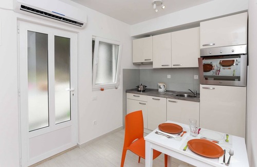 Saplunara Apartment | Apartments Posta - Comfort One-Bedroom Apartment with Terrace and Sea View - Apartman 6