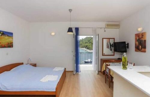 Saplunara Apartment | Apartments Posta - Comfort Studio with Balcony and Sea View - Apartman 1
