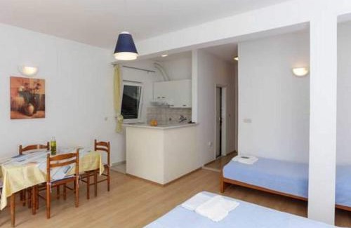 Saplunara Apartment | Apartments Posta - Comfort Studio with Balcony and Sea View - Apartman 1