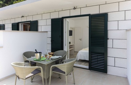 Saplunara Apartment | Apartments Posta - Superior One-Bedroom Apartment with Terrace and Sea View - Apartman 7