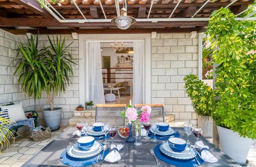 Slano Apartment | Apartments Ratac Lobrović with private beach and beautiful sunset