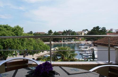 Porat Apartment | Apartments Robert