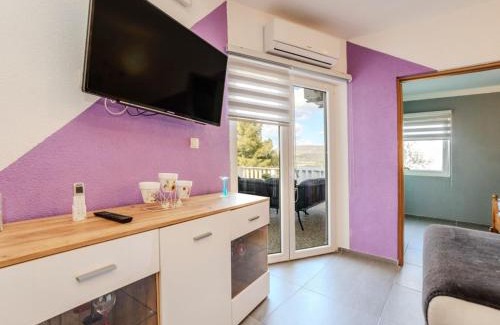 Donji Karin Apartment | Apartments Robi & Kristina - One Bedroom Apartment with Sea View A4