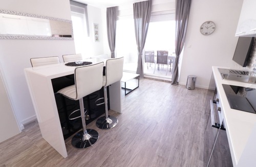 Zrce House | Apartments & Rooms Danivan Pool Villas B