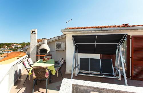 Vrbnik Apartment | Apartments & Rooms Iva