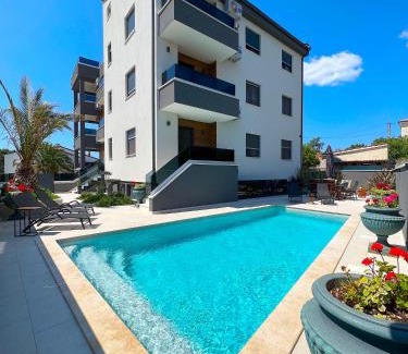 Sisan Apartment | Apartments Sara II