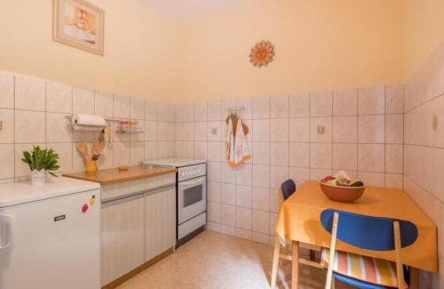 Molunat Apartment | Apartments Saulan - One Bedroom Apartment with Balcony and Garden View Molunat