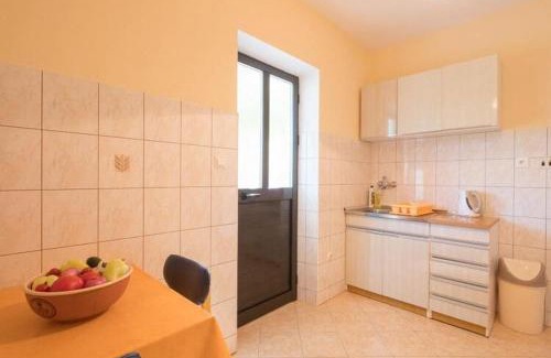 Molunat Apartment | Apartments Saulan - One Bedroom Apartment with Balcony and Garden View Molunat