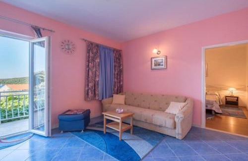 Molunat Apartment | Apartments Saulan - One Bedroom Apartment with Balcony and Sea View Molunat