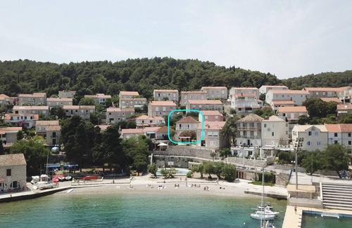 Cove Tri Zala (Zrnovo) Apartment | Apartments Siri