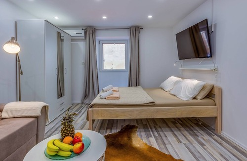 Rijeka Apartment | Apartments Small Sweet & Cosy