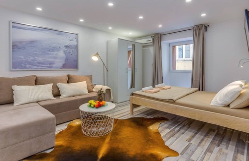 Rijeka Apartment | Apartments Small Sweet & Cosy