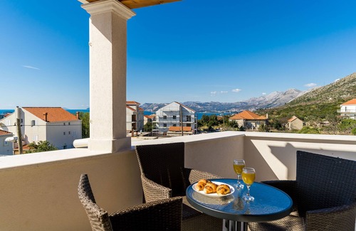Zvekovica Apartment | Apartments Šmanjak - Deluxe Studio with Balcony and City View