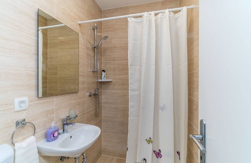 Zvekovica Apartment | Apartments Šmanjak - Deluxe Studio with Balcony and City View