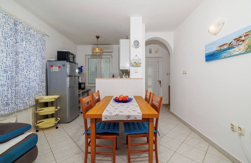 Povile Apartment | Apartments Villa Mala (100461-A1) - Povile