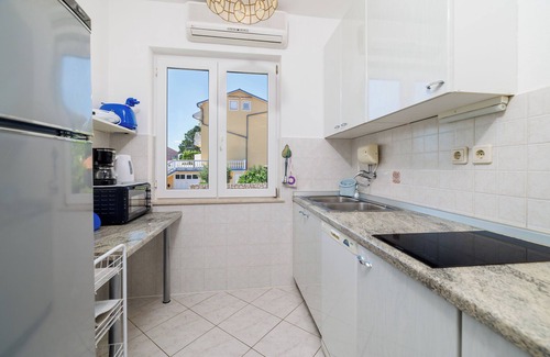 Povile Apartment | Apartments Villa Mala (100461-A1) - Povile