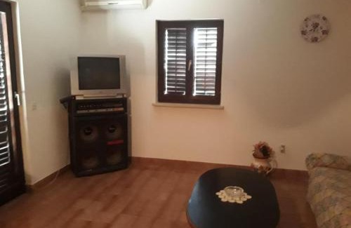 Mirce Apartment | Apartments with a parking space Mirca, Brac - 15683