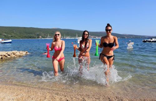 Kornic Apartment | Apartments with parking space Kornic, Krk - 5306