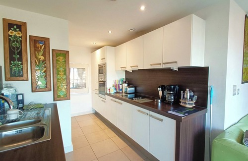 Cheetham Hill Apartment | ApartmentSleeps5-Balcony-PetFriendly-AOArena-HeatonPark-OnStreetParking