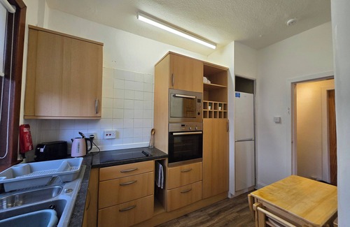 Kelty Apartment | ApartmentSleeps5-Parking-Garden-PetsOk