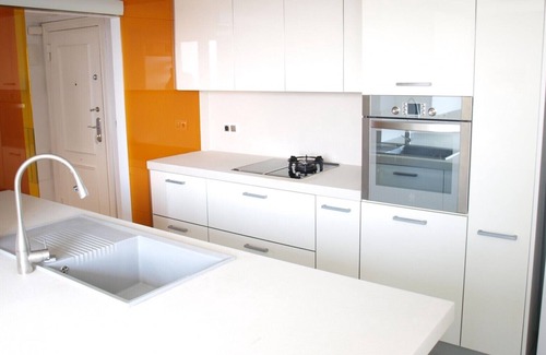 Penya-roja Apartment | ApartUP Opera Tower View