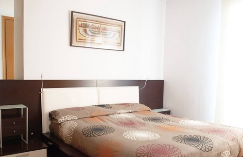 Penya-roja Apartment | ApartUP Opera Tower View