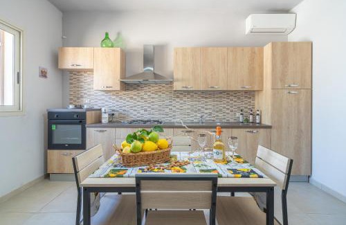 Avola House | Ape Ermy