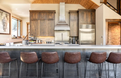 Mountain Village Cabin | Apex by AvantStay | Cozy Expansive Mountain Home | Close to the Slopes!
