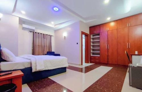 Gwarinpa Estate Hotel | Apex Hotel And Suites