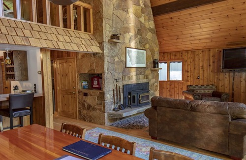 Agpar House | Apgar House- Located inside Glacier National Park!