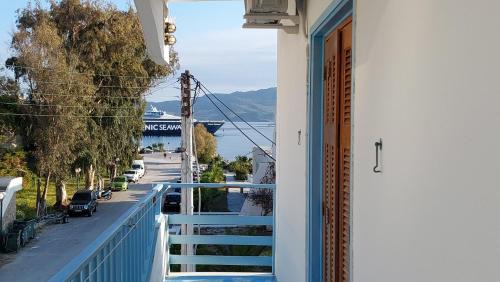 Adamas Apartment | Aphrodite of Milos