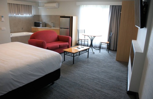 Apollo Bay Hotel | Apollo Bay Motel and Apartments