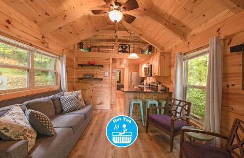 Lookout Valley Neighborhood Association House | Apollonie Cabin Lookout Mountain Hot Tub
